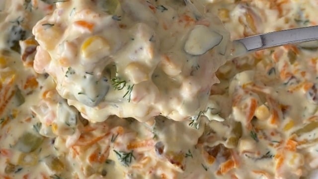 Tam Kıvamında: Yoğurtlu Nefis Patates Salatası
