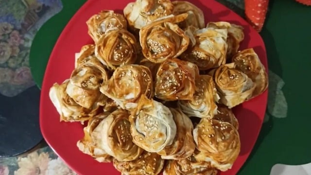 Eliz'in Tarifi: Kıyma Dolgulu Gül Böreği