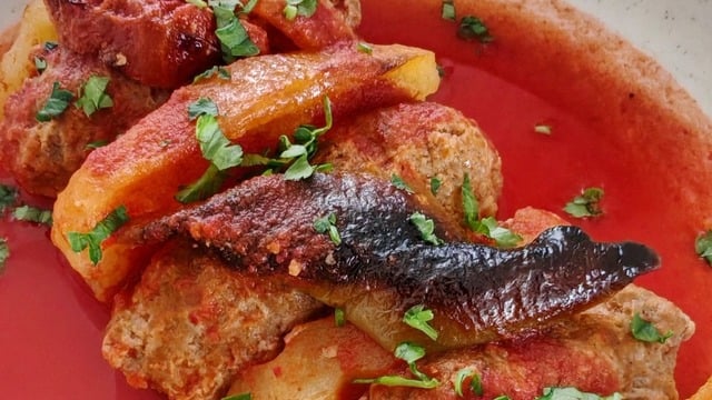 Gözde'nin Tarifi: Fırında Patatesli İzmir Köfte