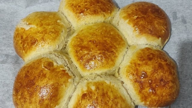 Esma'nın Tarifi: Ev Yapımı Çiçek Ekmek