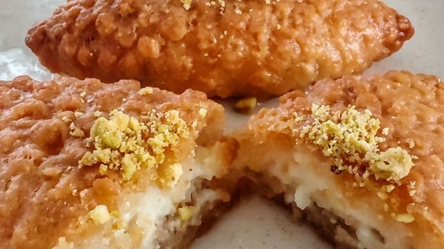 Gözde'nin Tarifi: İrmikli Kaymaklı Kalburabastı