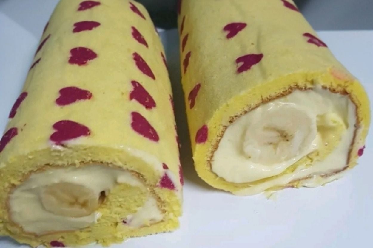Zelal'in Tarifi: Pastane Usulü Nefis Muzlu Rulo Pasta