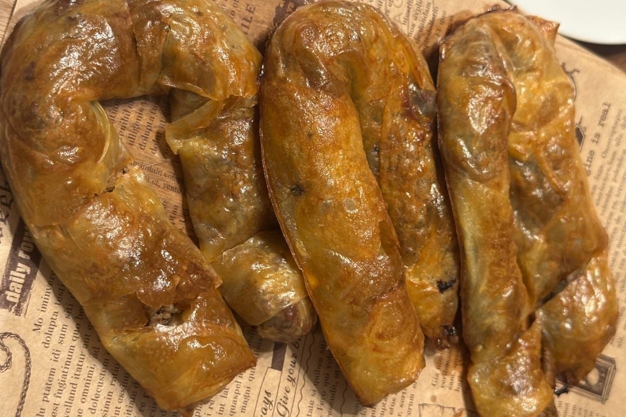Kahvaltı Sofralarına: Pirinç Yufkasından Sarıyer Böreği