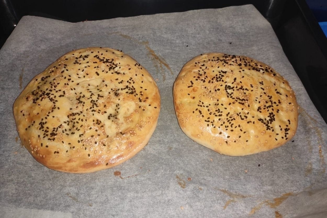 Esma'nın Tarifi: Fırında Susamlı Pide
