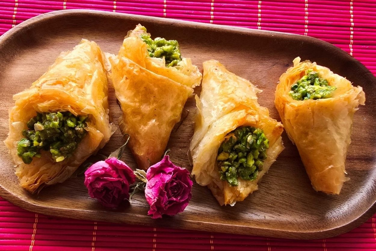 Çıtır Lezzet: Kremasız Külah Baklava