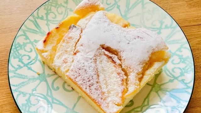 Buket'in Tarifi: Pudra Şekerli Elmalı Turta