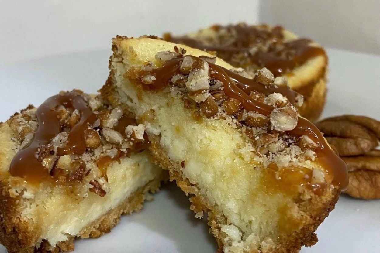 Buket'in Tarifi: Cevizli Mini Cheesecake Dilimleri