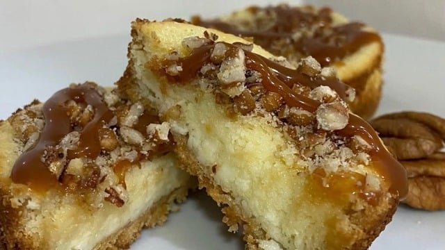 Buket'in Tarifi: Cevizli Mini Cheesecake Dilimleri
