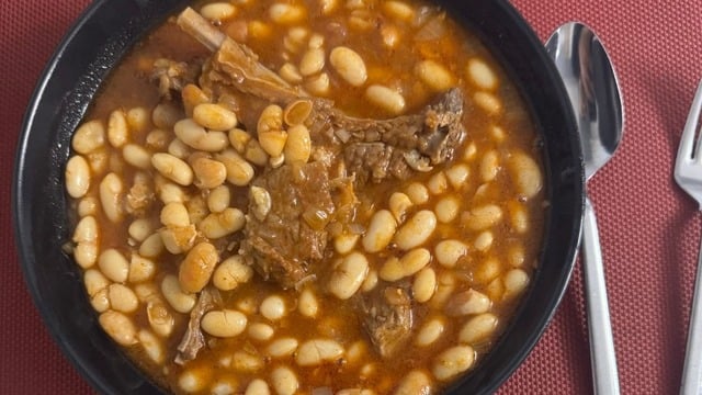 Emir'in Tarifi: Pirzolalı Kuru Fasulye