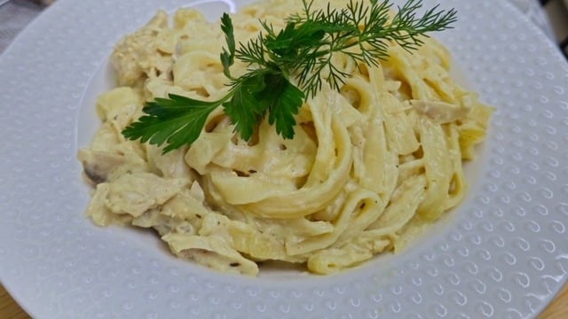 Tolga'nın Tarifi: Kremalı Mantarlı Tavuklu Makarna