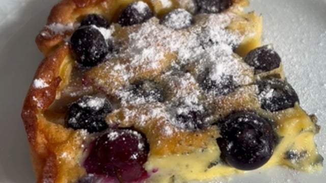 Elif'in Tarifi: Yaban Mersinli Dutch Baby Pankek