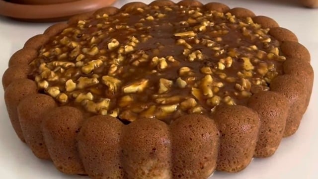Yusuf'un Tarifi: Karamel Soslu Cevizli Tart Kek