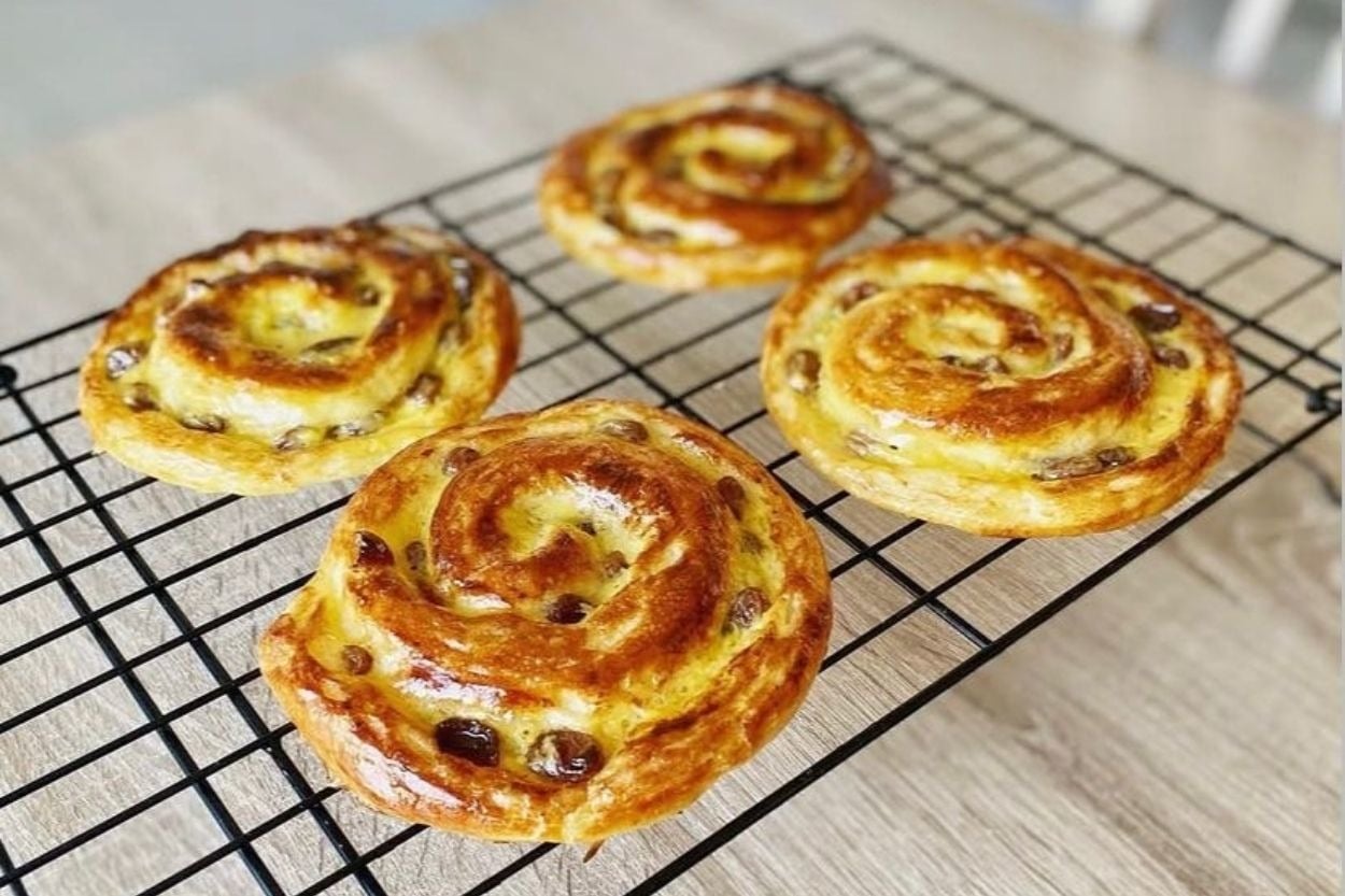 Mert'in Tarifi: Tarçınlı Üzümlü Rulo Çörek