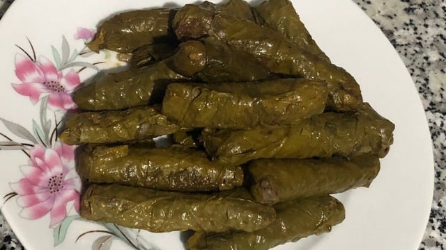 Menşure'nin Tarifi: Zeytinyağlı Limonlu Yaprak Sarma