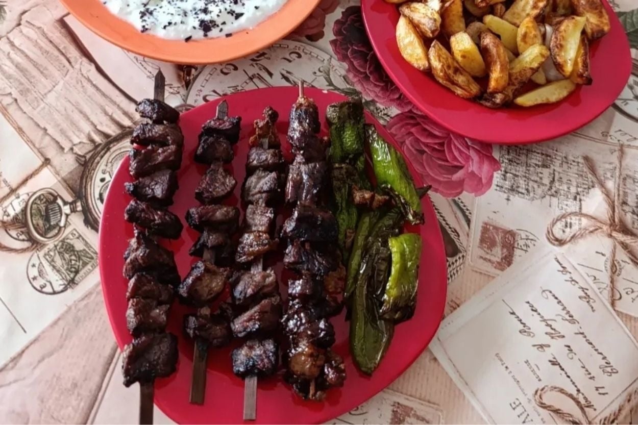 Eliz'in Tarifi: Mangal Tadında Kuzu Şiş