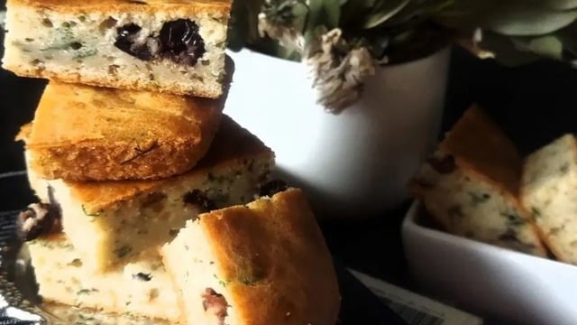 Çay Saatlerine: Zeytinli Kek