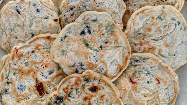 Enfes Başlangıç: Kahvaltılık Karışık Pankek