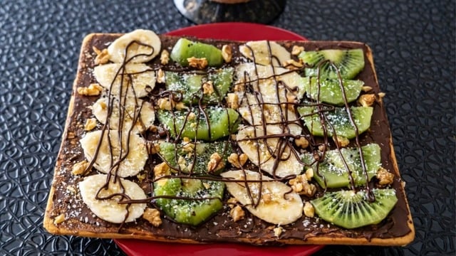 Eliz'in Tarifi: Tost Makinesinde Pratik Waffle