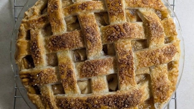 Yeşim'in Tarifi: Elmalı Kafes Turta