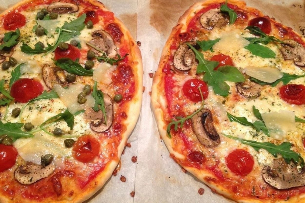 Yeşim'in Tarifi: Ev Yapımı Fırında Pizza