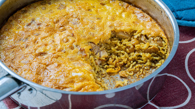 Çok Doyurucu: Fırında Yumurtalı Tavuklu Pilav