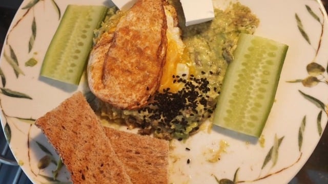 Kahvaltıya Birebir: Avokado Ezmesi Eşliğinde Yumurta
