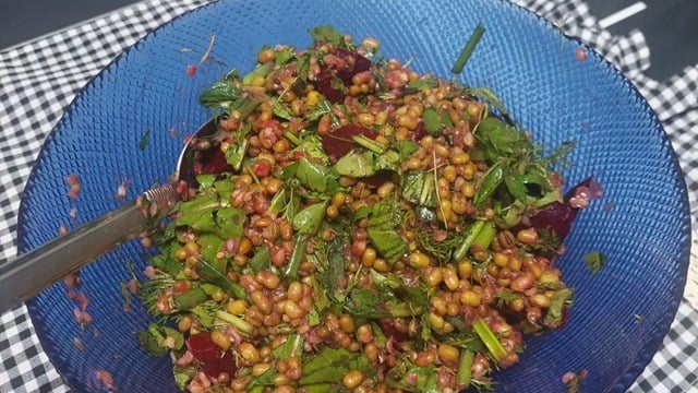 Ferah Ferah: Pancarlı Maş Fasulyesi Salatası