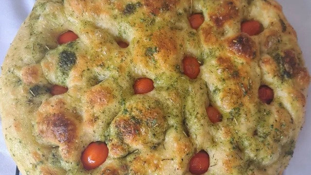 Buket'in Tarifi: Ev Yapımı Focaccia Ekmeği