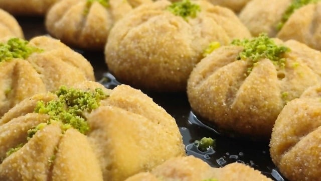 Davet Sofralarına: Çiçek Tatlısı