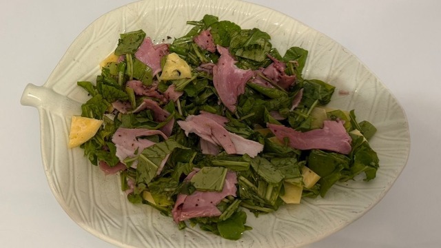 Restoran Usulü: Füme Etli Roka Salatası