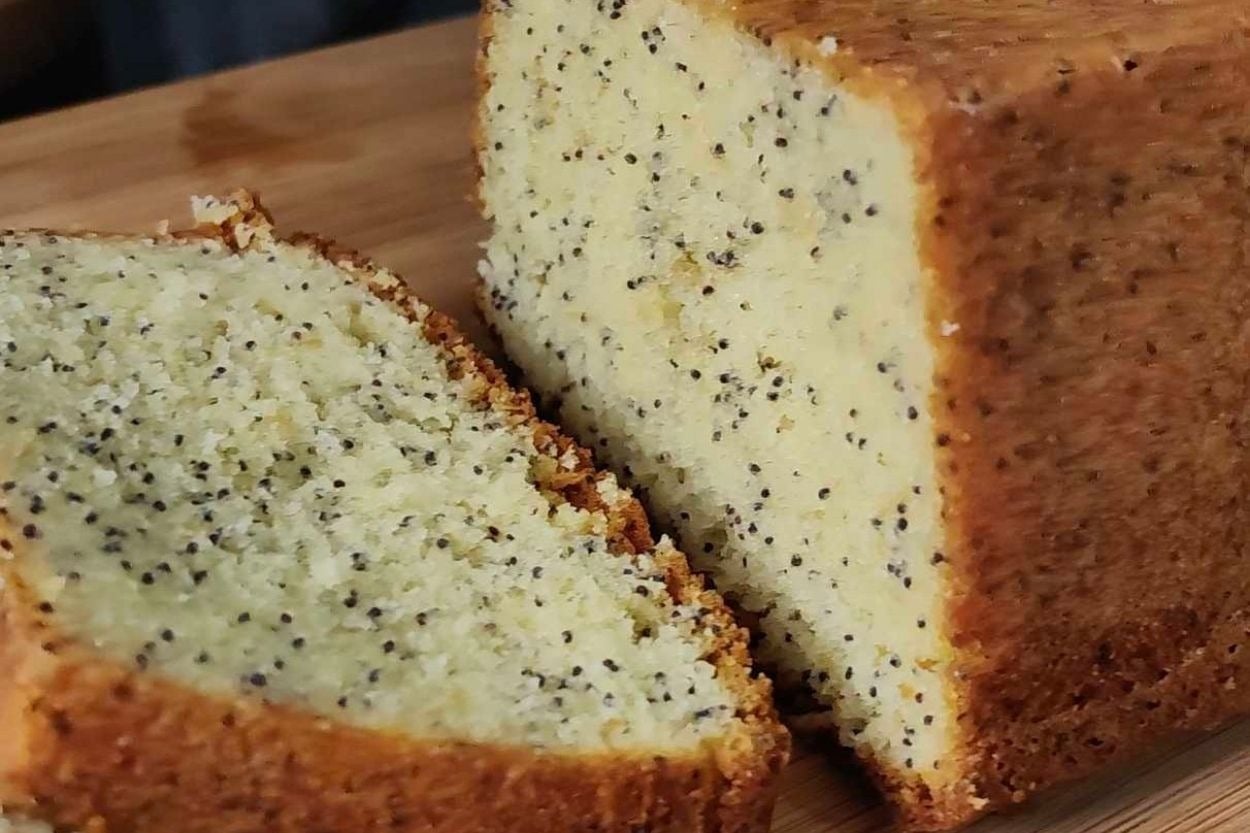 Bulut Gibi: Limonlu Haşhaşlı Pratik Kek
