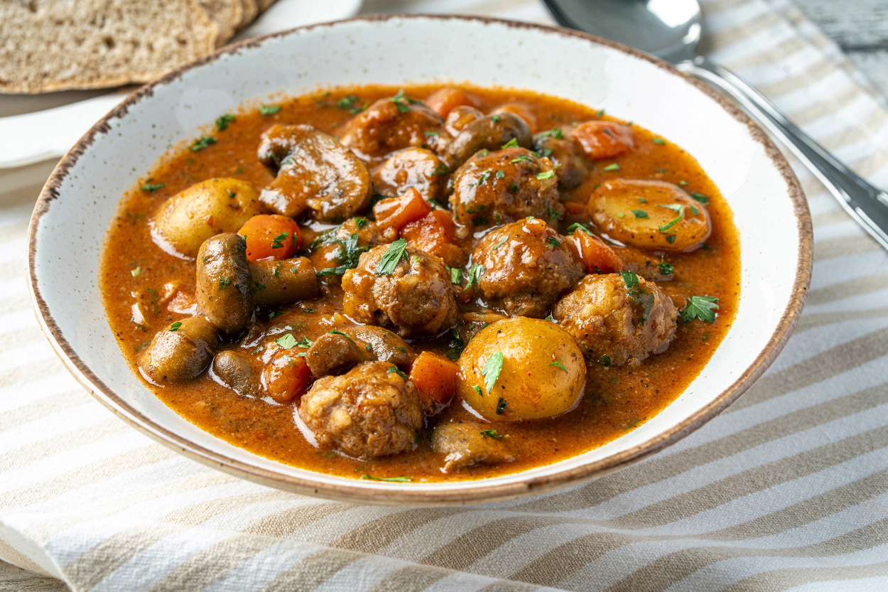 Ekmek Bandırır: Mantarlı Sulu Köfte