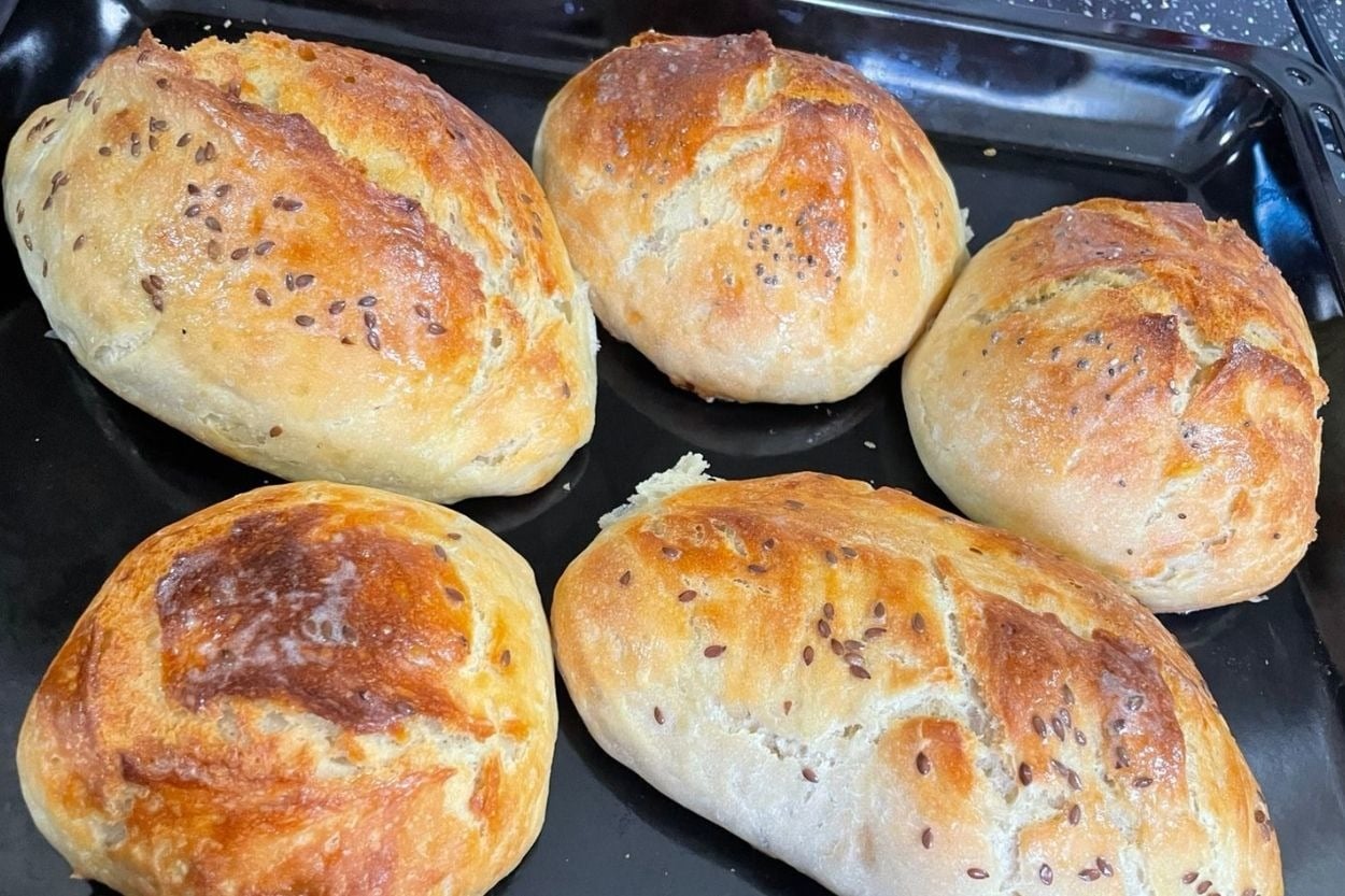 Zhala'nın Tarifi: Mayalı Ev Yapımı Ekmek
