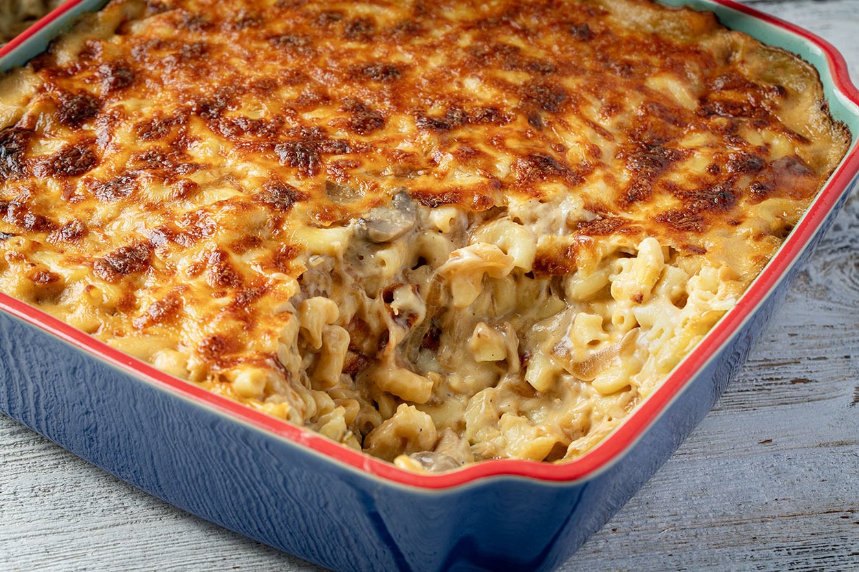 Üzeri Kızarmış: Karamelize Soğanlı Mantarlı Mac and Cheese