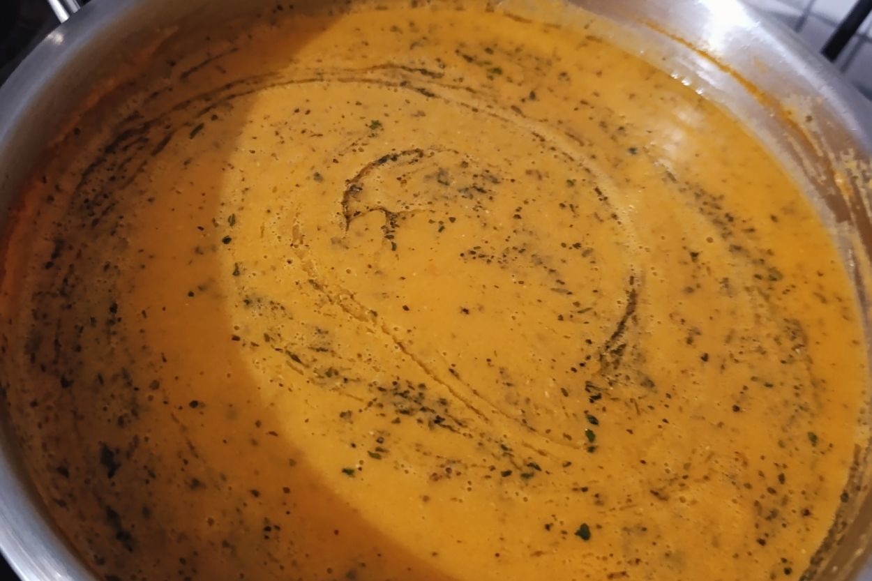Eliz'in Tarifi: Tam Kıvamında Kırmızı Mercimek Çorbası