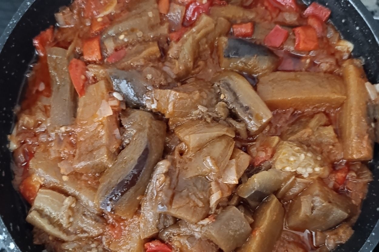 Eliz'in Tarifi: Patlıcanlı Türlü Yemeği