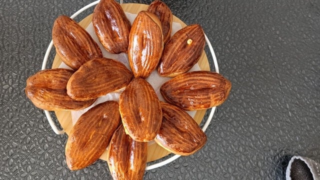 Eliz'in Tarifi: Ev Yapımı Pastane Poğaçası