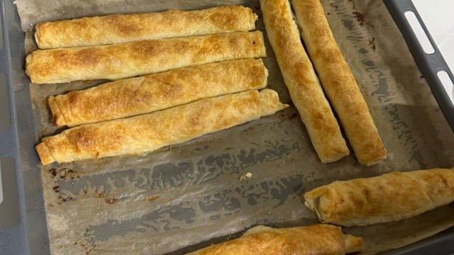 Emir'in Tarifi: Fırında Peynirli Rulo Börek