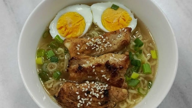 Uzak Doğu Kasesi: Tavuklu Ramen