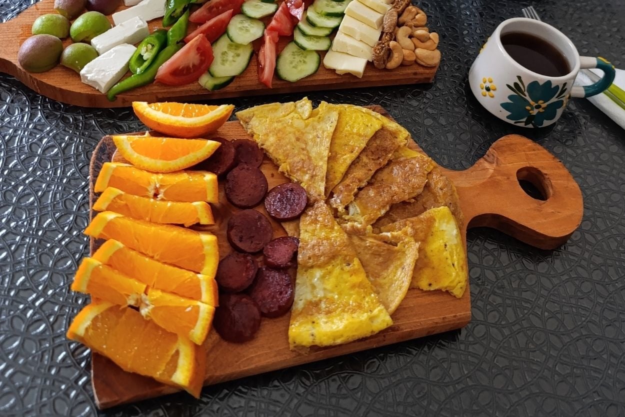 Eliz'in Tarifi: Kaşarlı Doyurucu Omlet