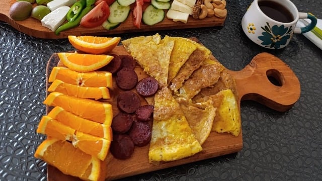 Eliz'in Tarifi: Kaşarlı Doyurucu Omlet