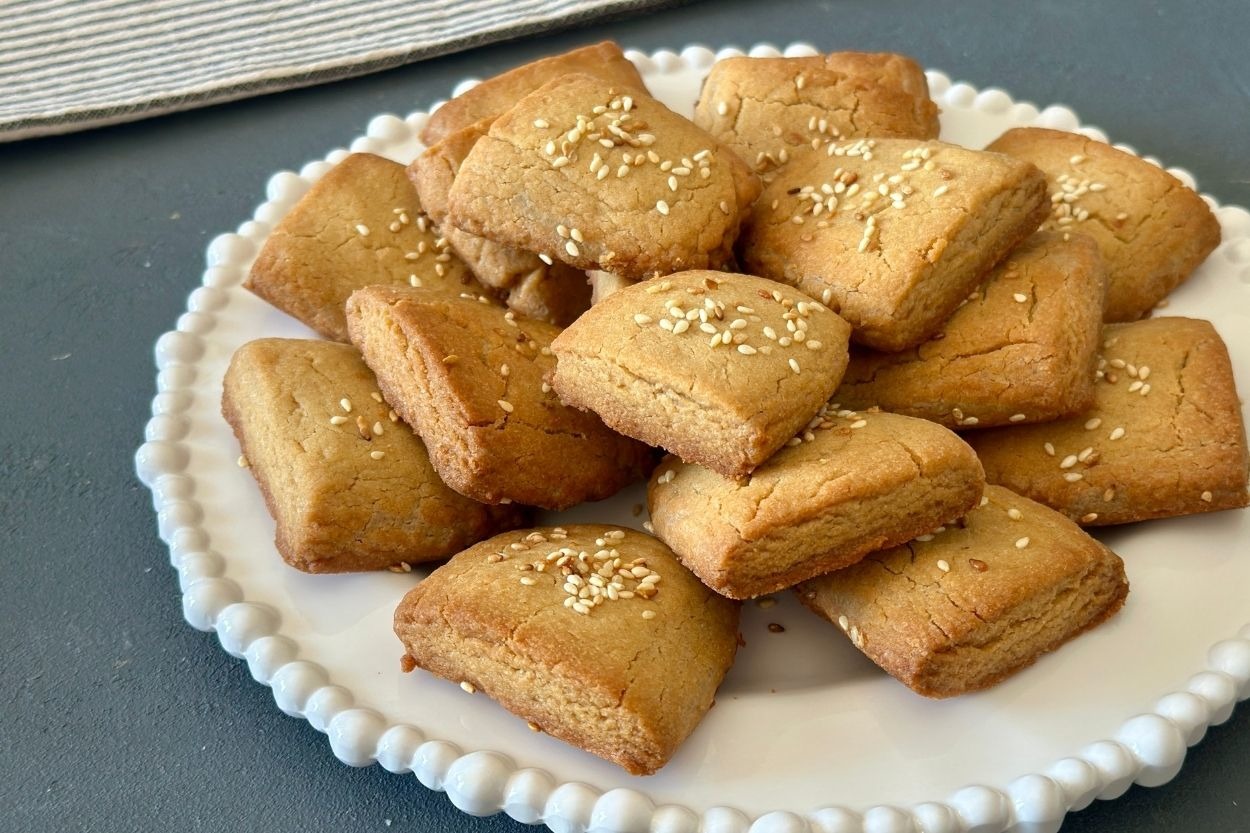 Sırları Var: Tahinli Susamlı Kurabiye