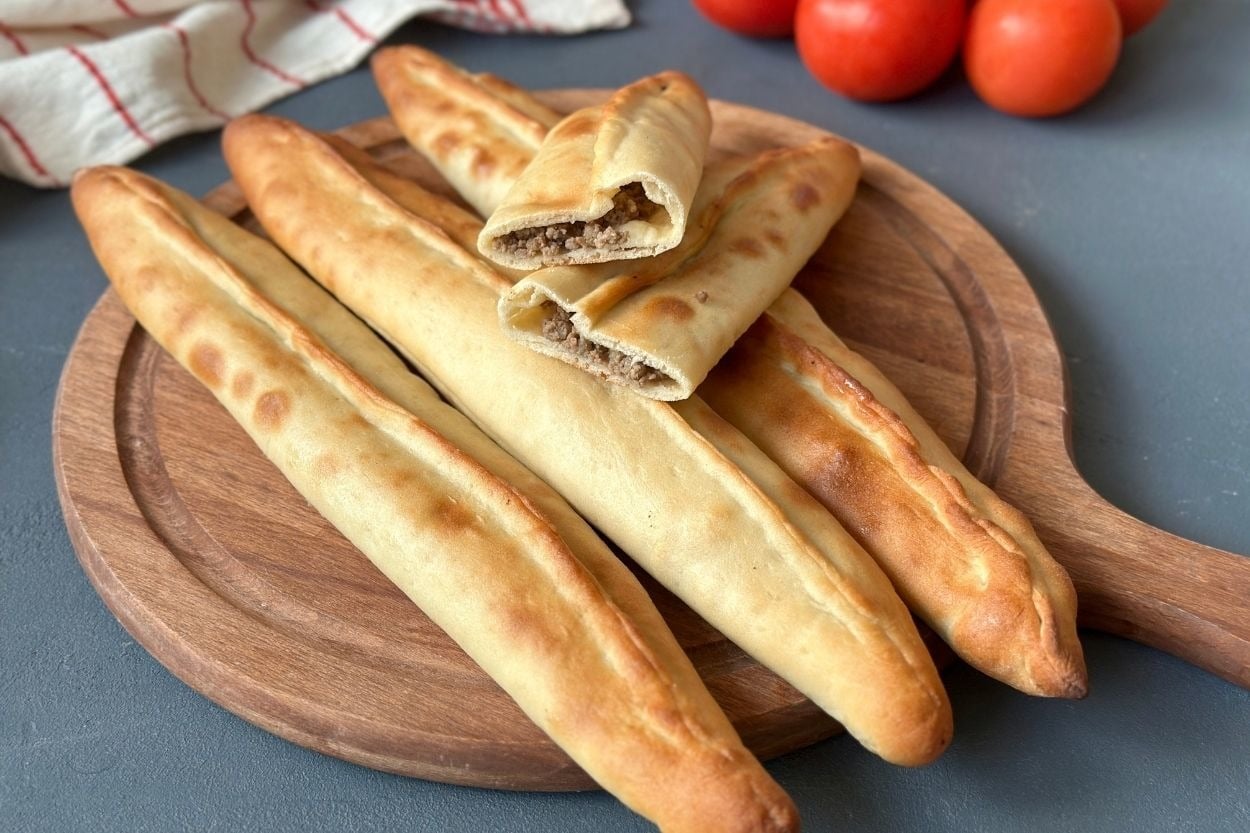 Hazırından Farksız: Kıymalı Karadeniz Pidesi