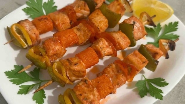 Lokum Kıvamında: Fırında Somon Şiş