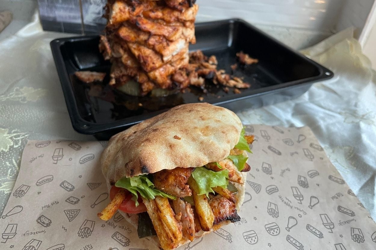Turcan'ın Tarifi: Şişte Tavuk Döner