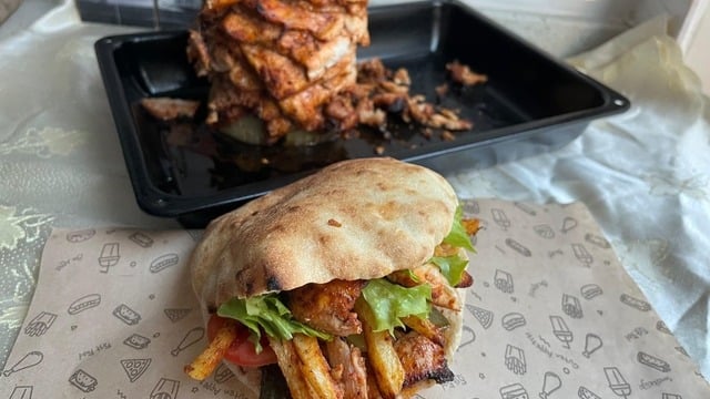 Turcan'ın Tarifi: Şişte Tavuk Döner