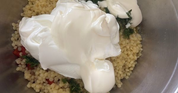 yogurtlu-kuskus-salatasi-asama4