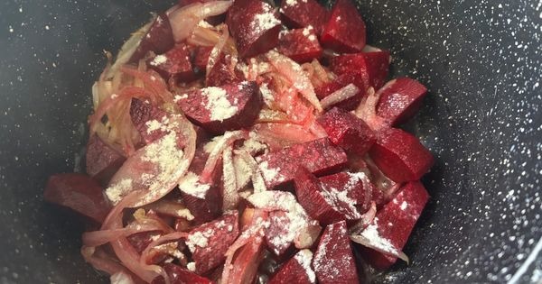 zeytinyagli-pancar-yemegi-asama3