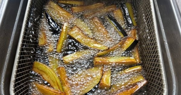 domatesli-patlican-kizartmasi-asama2
