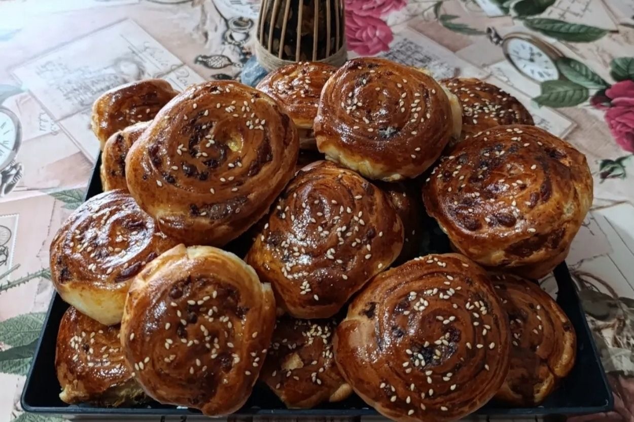 Eliz'in Tarifi: Sucuklu Kaşarlı Poğaça